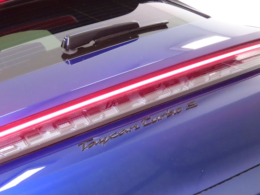 Thumbnail: 2023 Porsche Taycan - 12