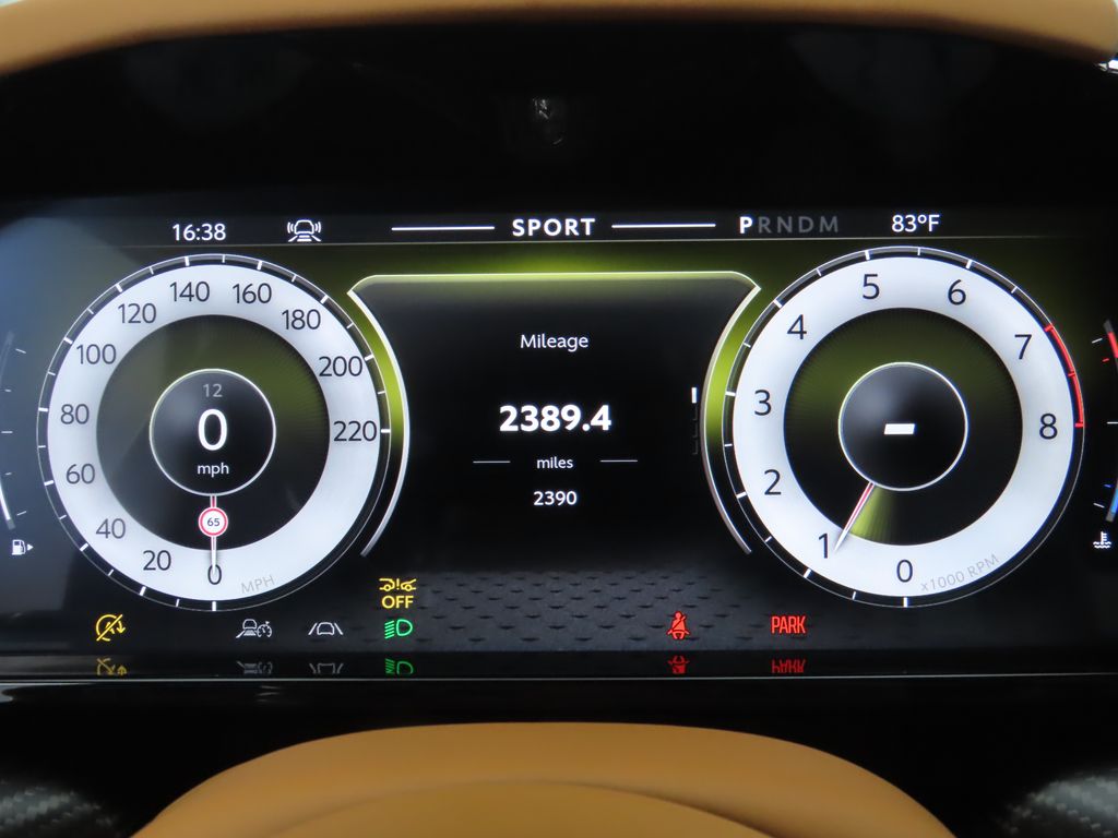 Thumbnail: 2025 Aston Martin Vantage - 31