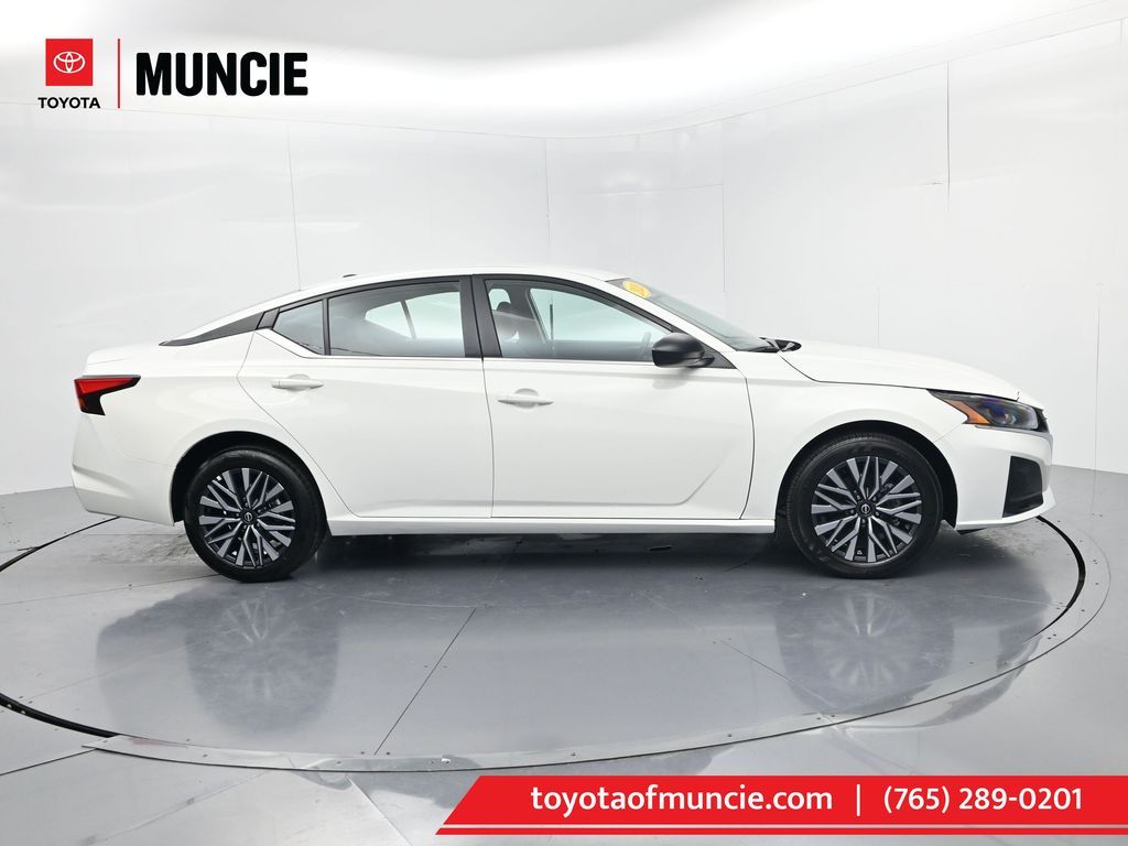 Glacier White 2026 Nissan Altima 2.5 SV AWD Sedan All-Wheel Drive Continuously Variable Transmission