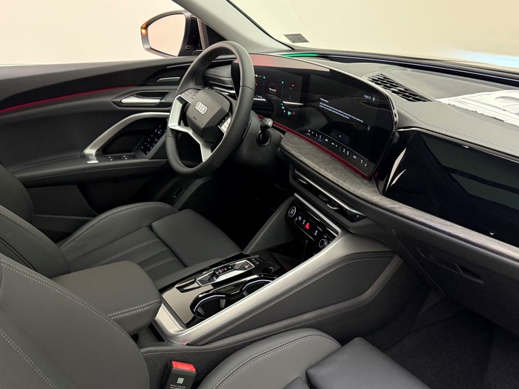Thumbnail: 2025 Audi Q5 - 14