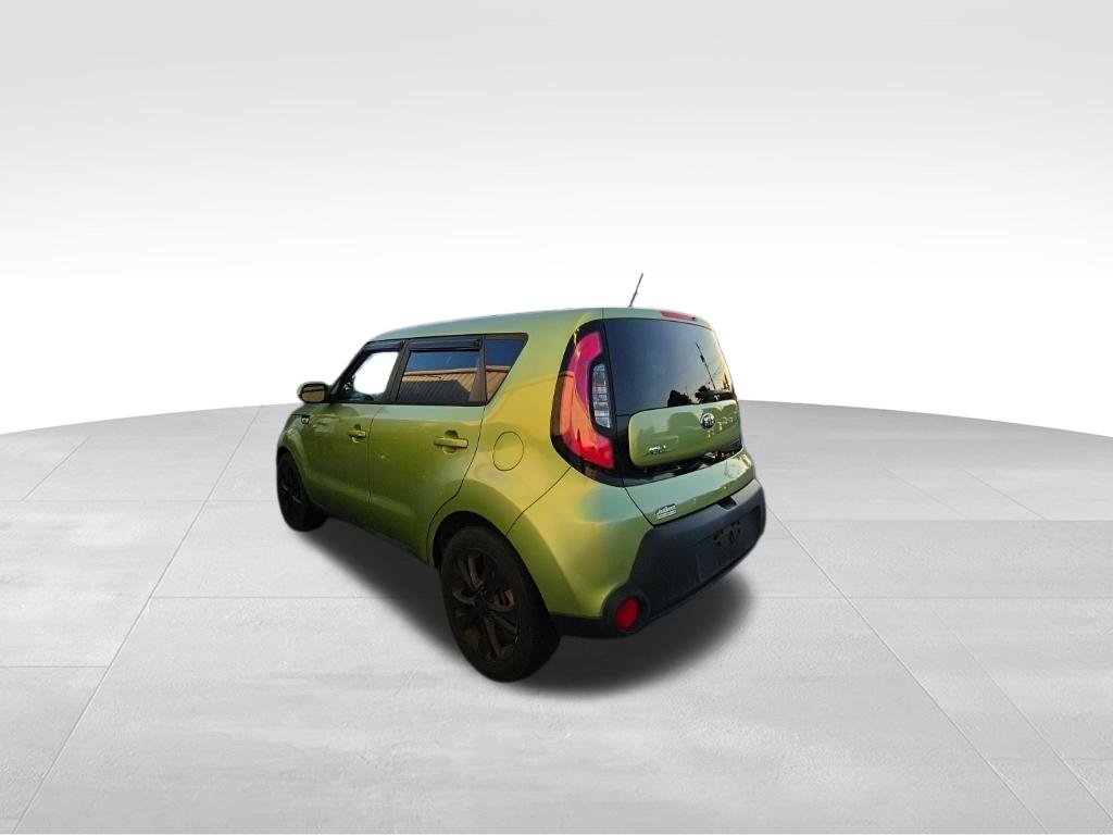 Used 2015 Green Kia Plus image 5
