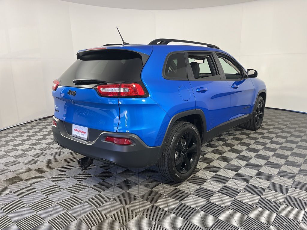 Thumbnail: 2018 Jeep Cherokee - 12