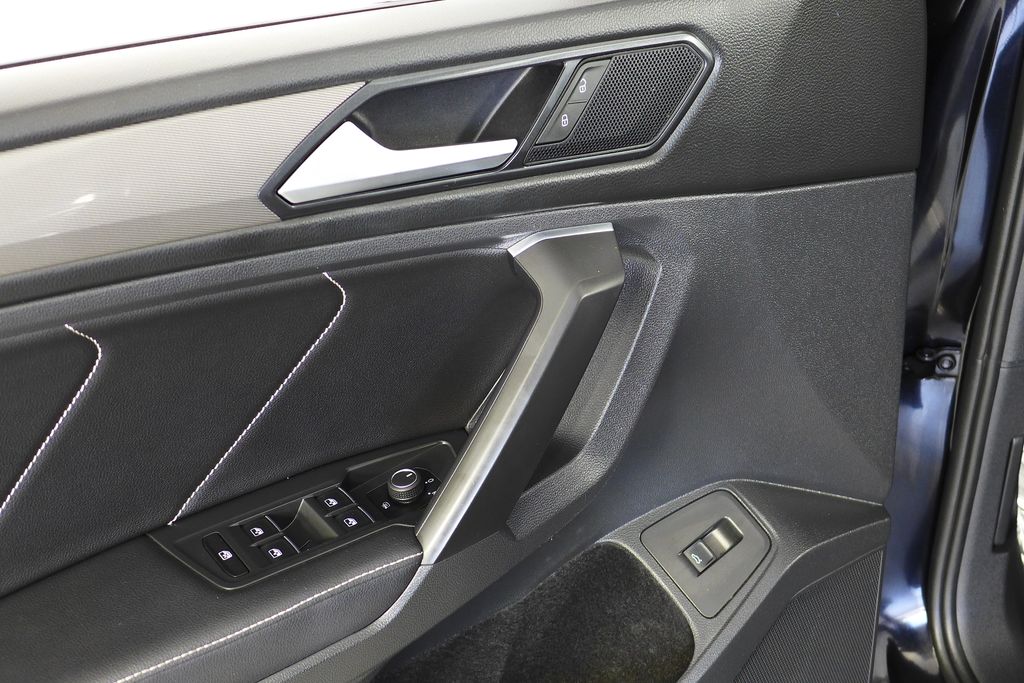 Thumbnail: 2022 Volkswagen Tiguan - 12
