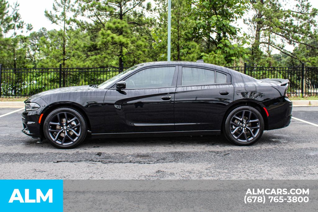 Used 2023 Black Dodge SXT image 7