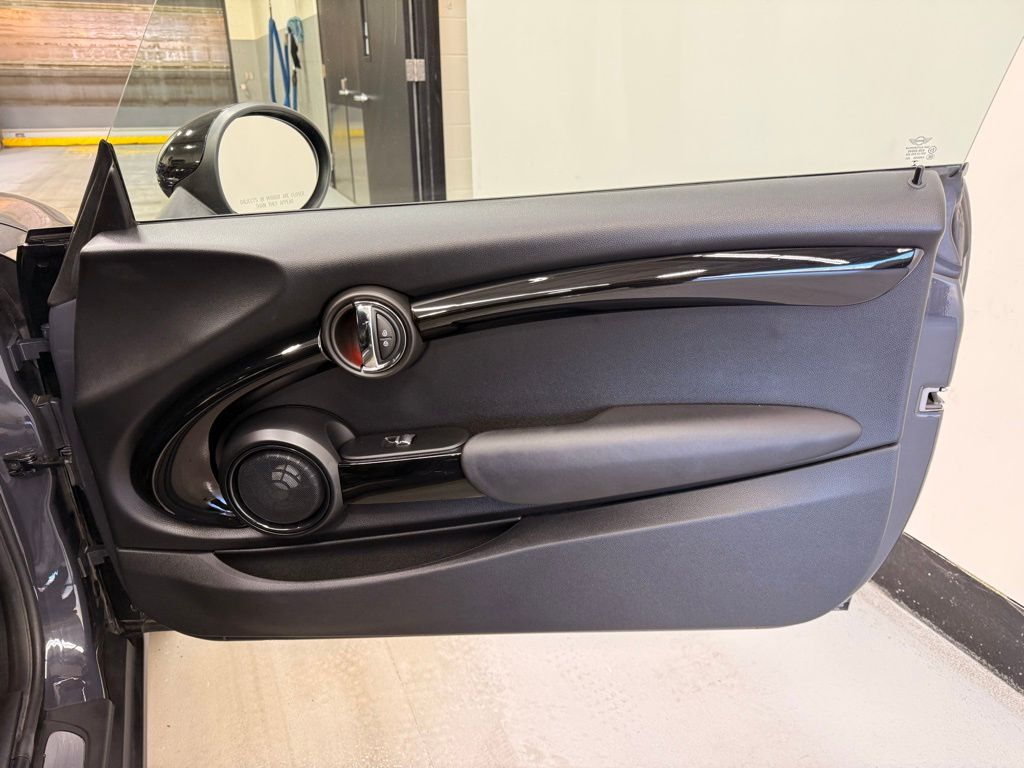 Thumbnail: 2017 MINI Cooper - 18