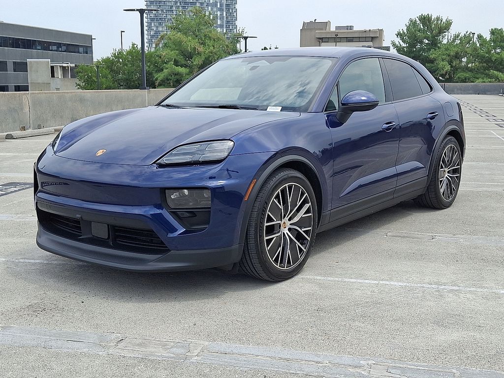 Thumbnail: 2024 Porsche Macan - 1