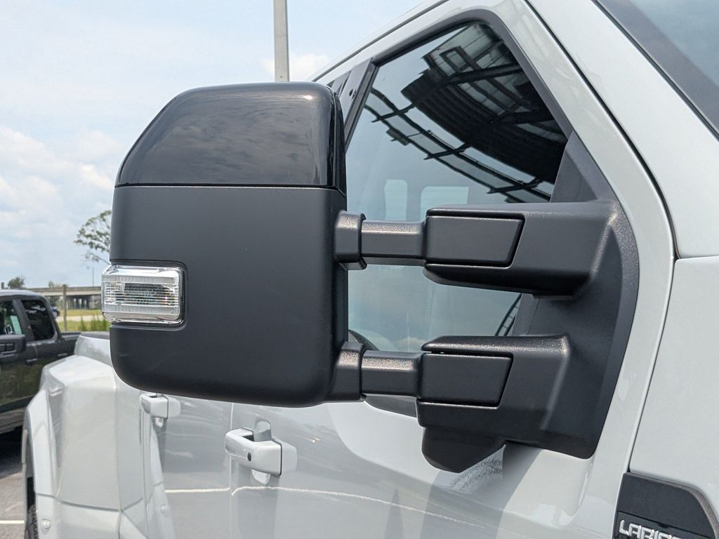 2026 Ford F-350 Super Duty LARIAT