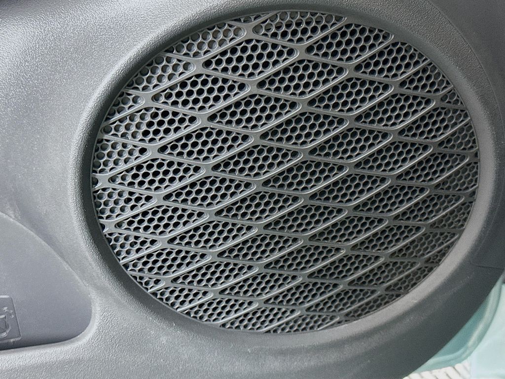 Thumbnail: 2017 Toyota Prius - 18