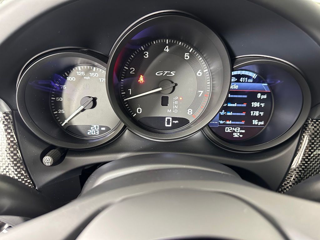 Thumbnail: 2026 Porsche Macan - 25