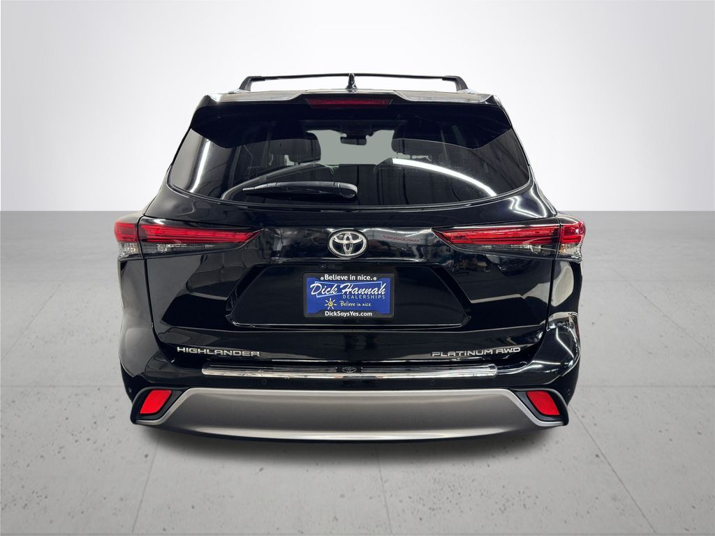 2023 Toyota Highlander Platinum