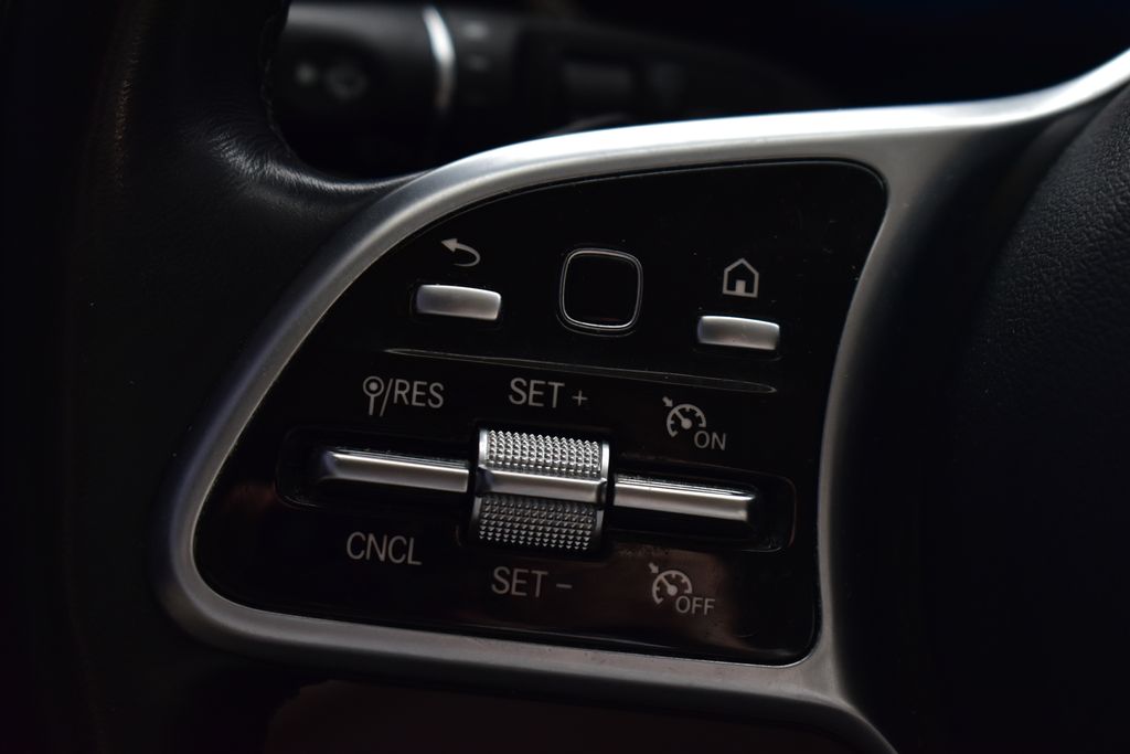 Thumbnail: 2022 Mercedes-Benz GLC - 17