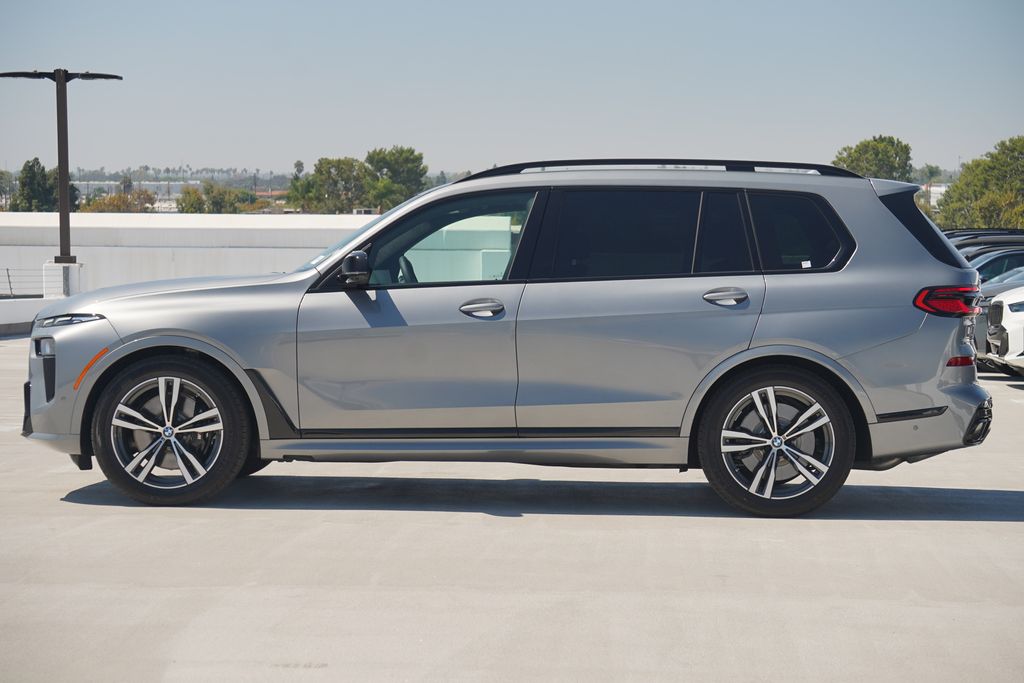 Thumbnail: 2025 BMW X7 - 4