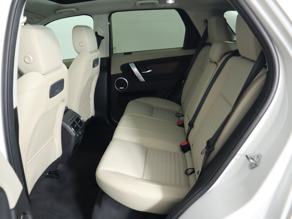 Thumbnail: 2024 Land Rover Discovery Sport - 22