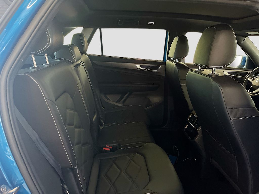 2024 Volkswagen Atlas Cross Sport SE w/Tech - Photo 27