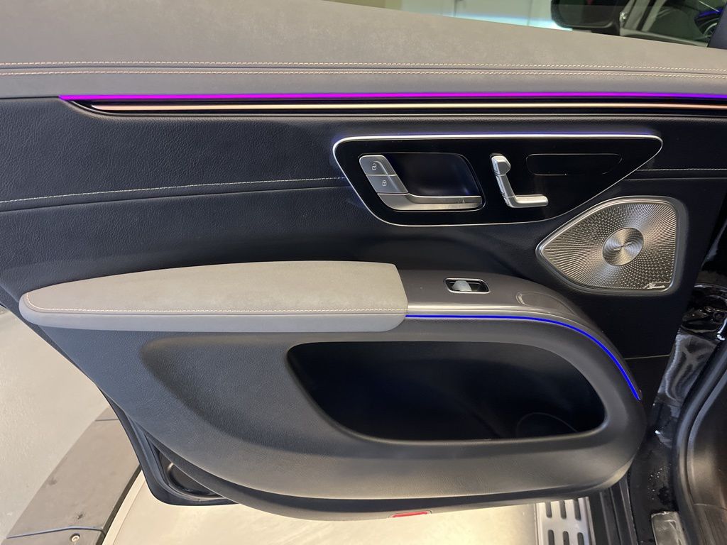 Thumbnail: 2023 Mercedes-Benz EQS - 23