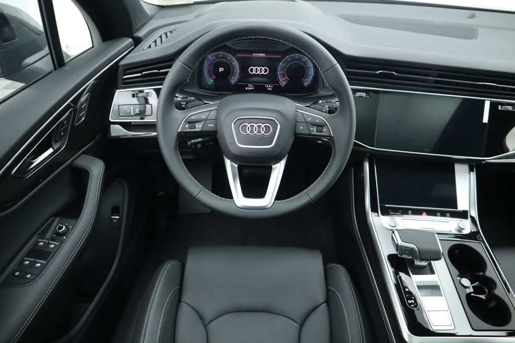 2025 Audi Q7  11