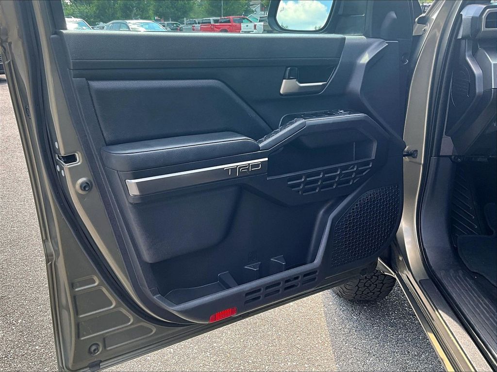 2024 Toyota Tacoma — photo 9