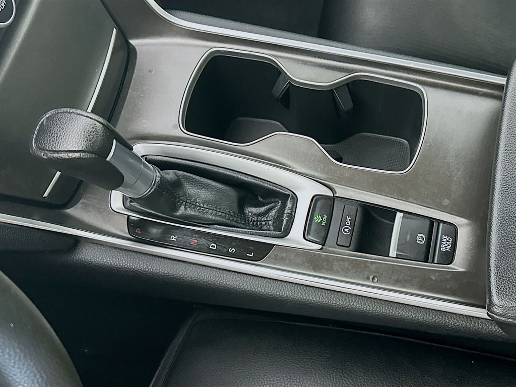 Used 2022 Silver Honda LX image 16