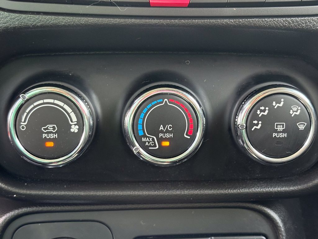 2015 Jeep Renegade Latitude Red at DeMontrond Auto Country
