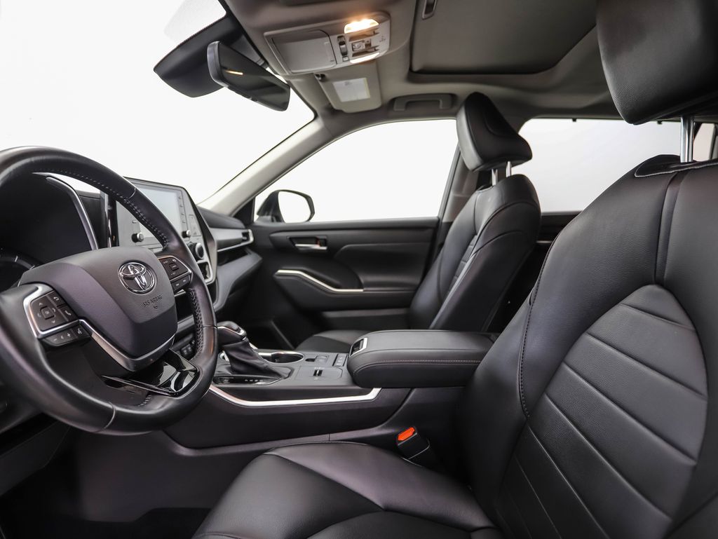 2021 Toyota Highlander XLE 10