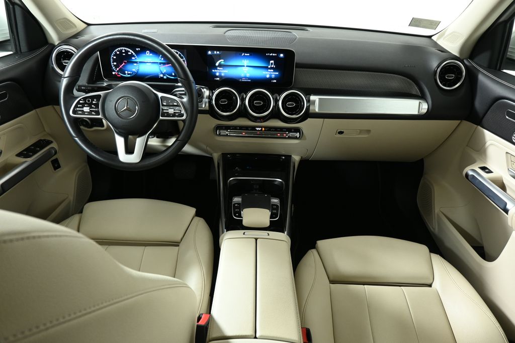 Thumbnail: 2020 Mercedes-Benz GLB - 4