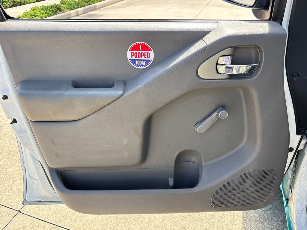 Used 2015 White Nissan S image 16