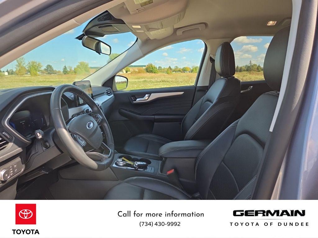 2022 Ford Escape SEL photo 10