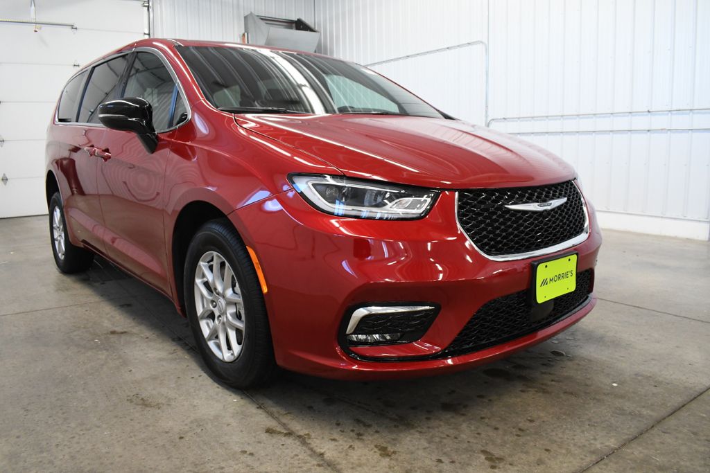 Used 2026 Red Chrysler Select image 13