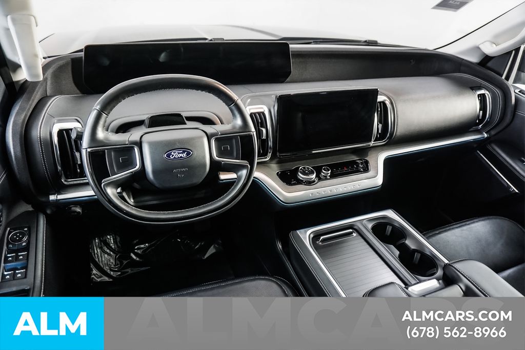 Used 2025 Black Ford Platinum image 29