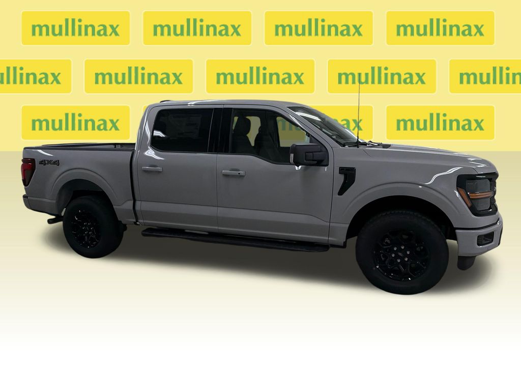 New 2026 White Ford XLT image 2