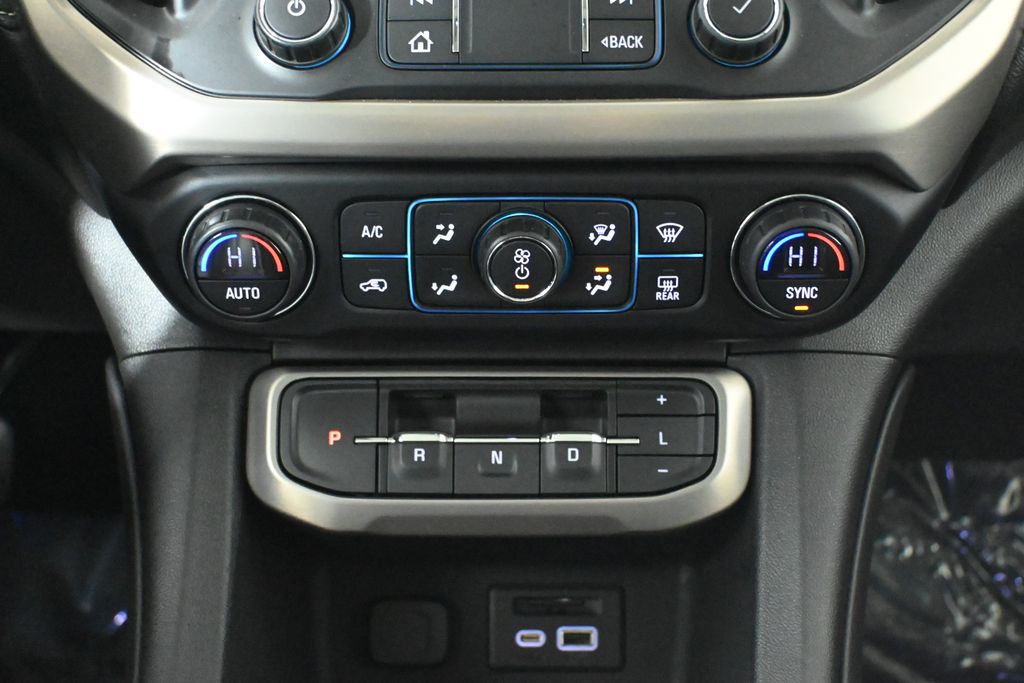 Thumbnail: 2021 GMC Acadia - 24