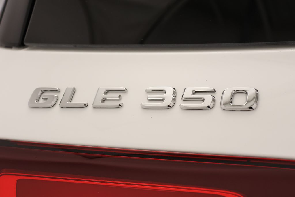 Thumbnail: 2026 Mercedes-Benz GLE - 9