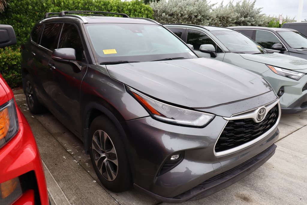 Thumbnail: 2021 Toyota Highlander - 6