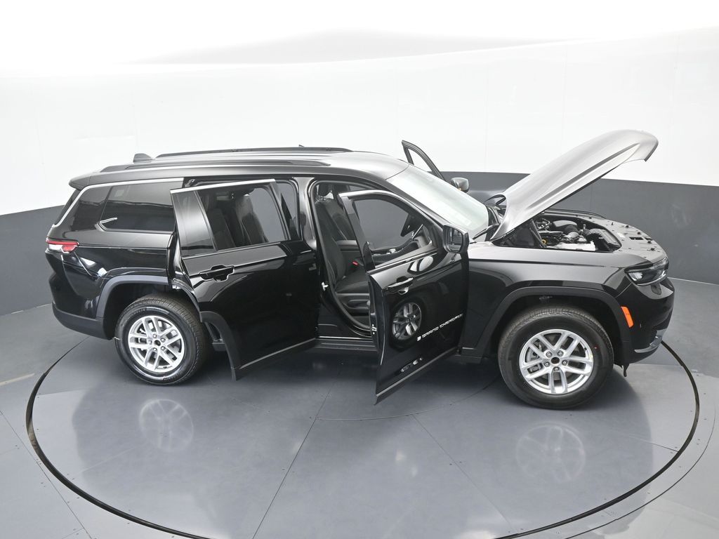 New 2026 Diamond Black Crystal Pearlcoat Jeep Laredo image 67