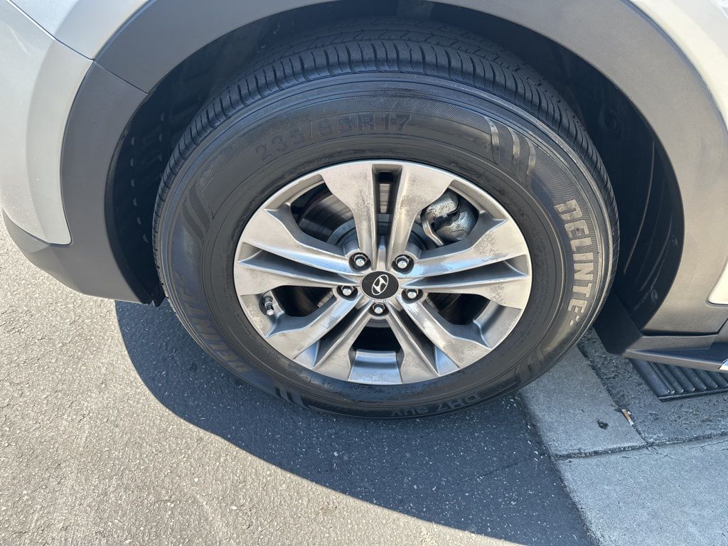 Thumbnail: 2016 Hyundai Santa Fe - 3
