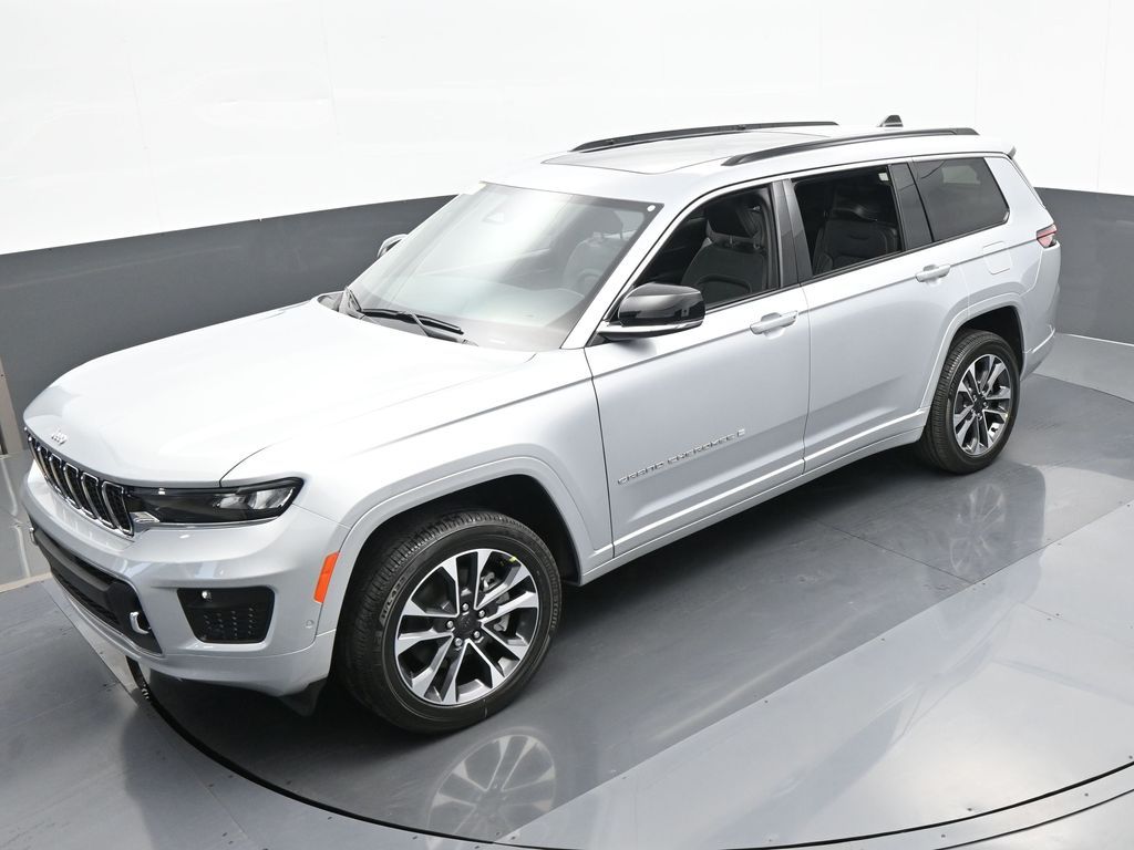 Used 2024 Silver Zynith Jeep Overland image 40