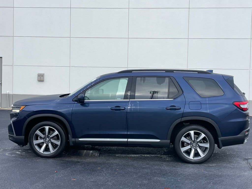 Thumbnail: 2023 Honda Pilot - 2