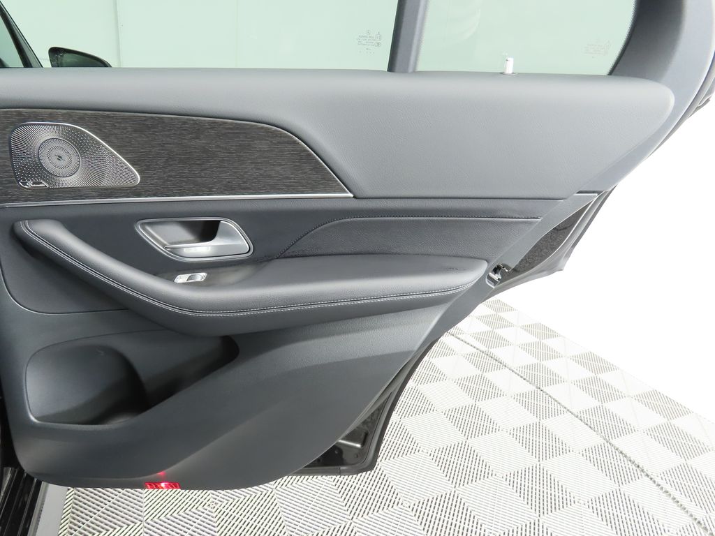 Thumbnail: 2026 Mercedes-Benz GLE - 27