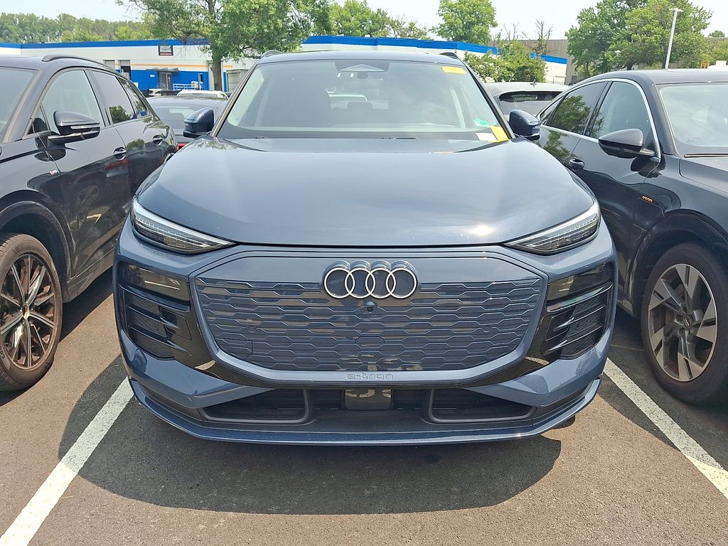 Thumbnail: 2025 Audi Q6 e-tron - 2
