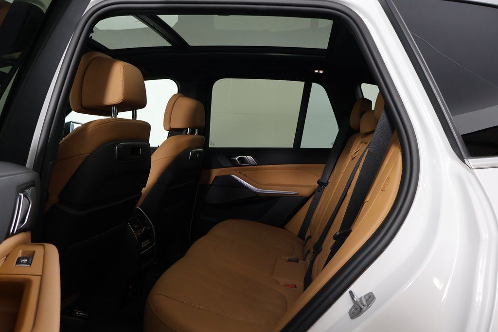 Thumbnail: 2024 BMW X5 - 11