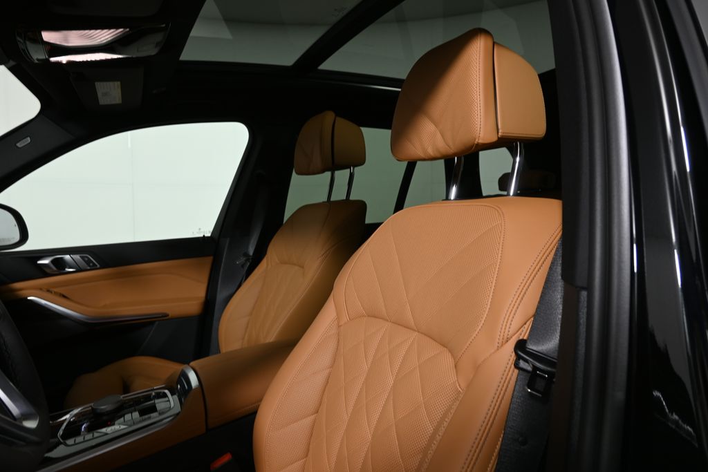 Thumbnail: 2026 BMW X5 - 15