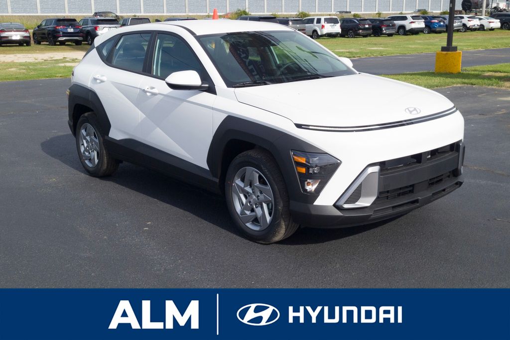 2026 Hyundai Kona SE photo 3