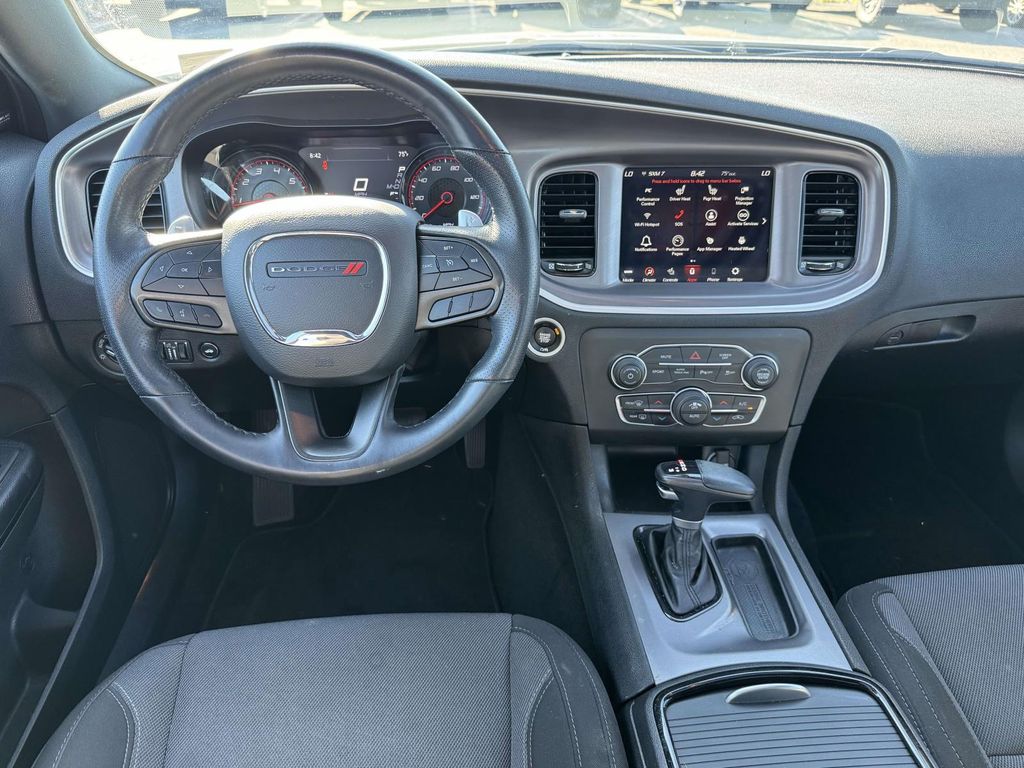 Used 2022  Dodge SXT image 17