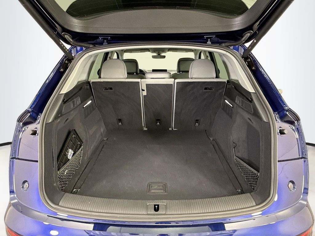 Thumbnail: 2025 Audi Q5 - 27