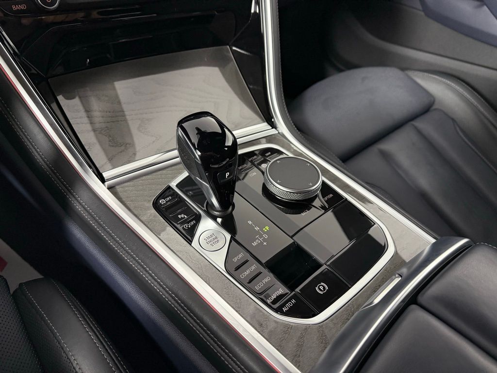 2022 BMW 8 Series  15