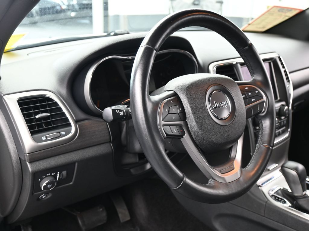 Used 2018 Bright White Clearcoat Jeep Altitude image 15