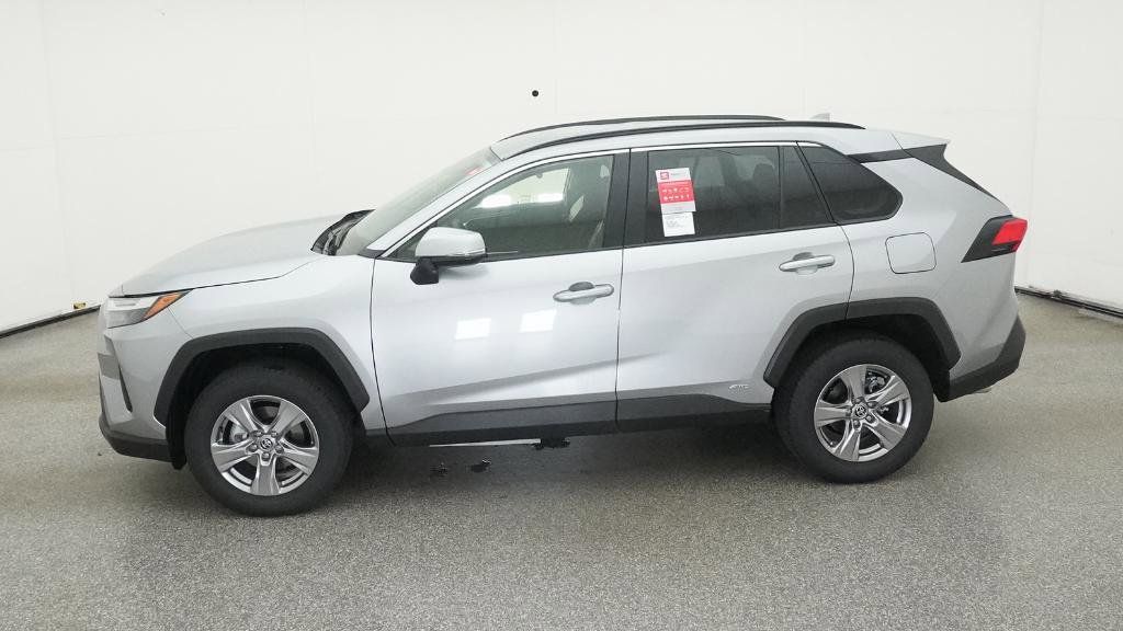 Thumbnail: 2025 Toyota RAV4 - 13
