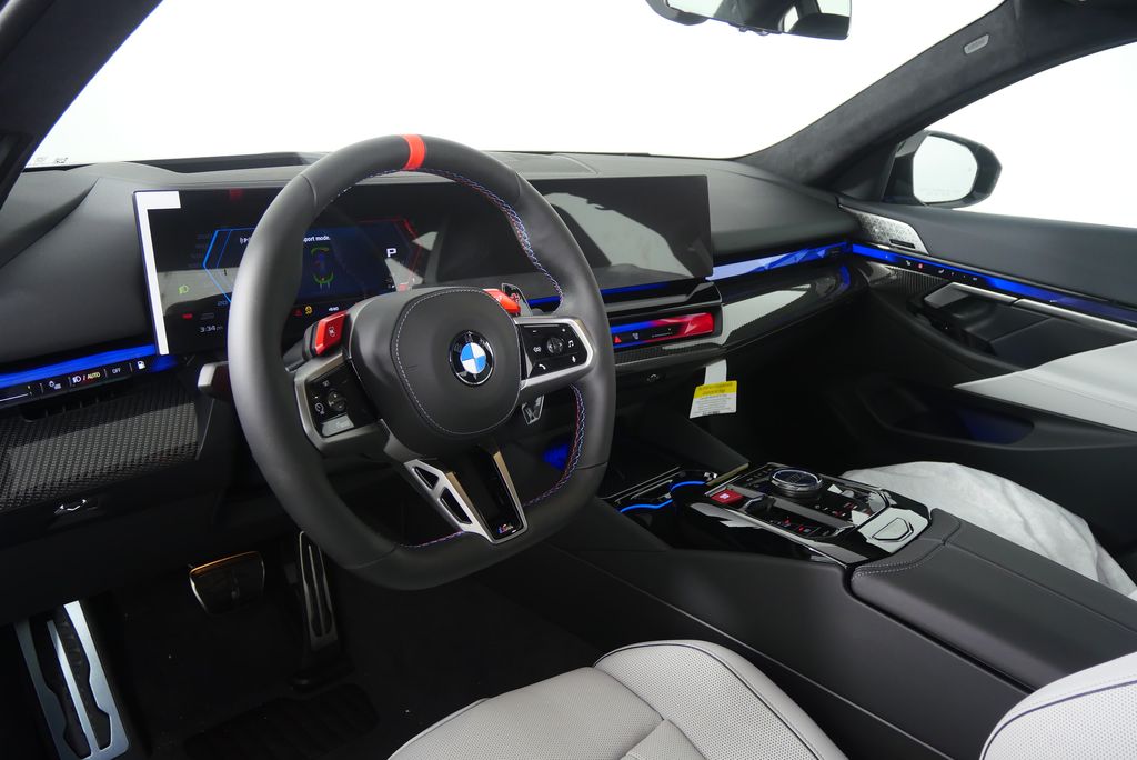 Thumbnail: 2026 BMW M5 - 14