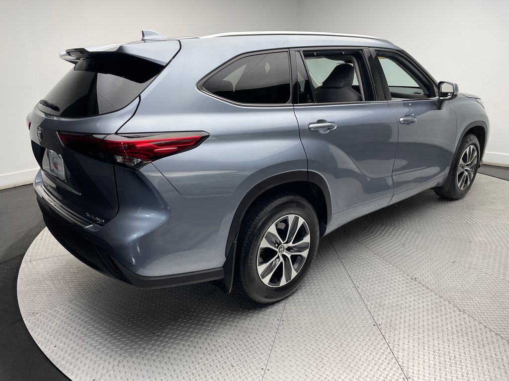 2021 Toyota Highlander XLE 5