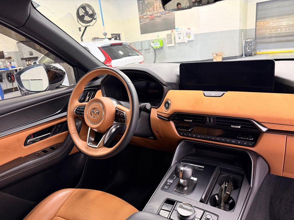 Thumbnail: 2025 Mazda CX-70 - 31